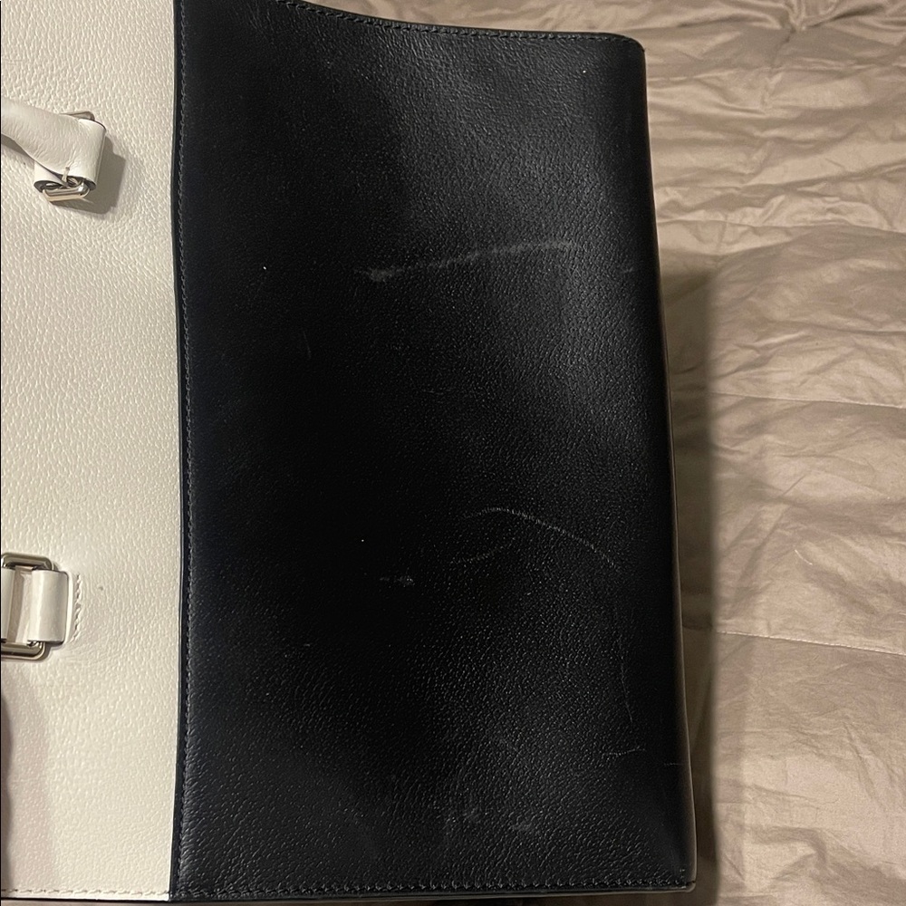 Elegant Black and White Kate spade purse with wallet - Picture 13 of 13